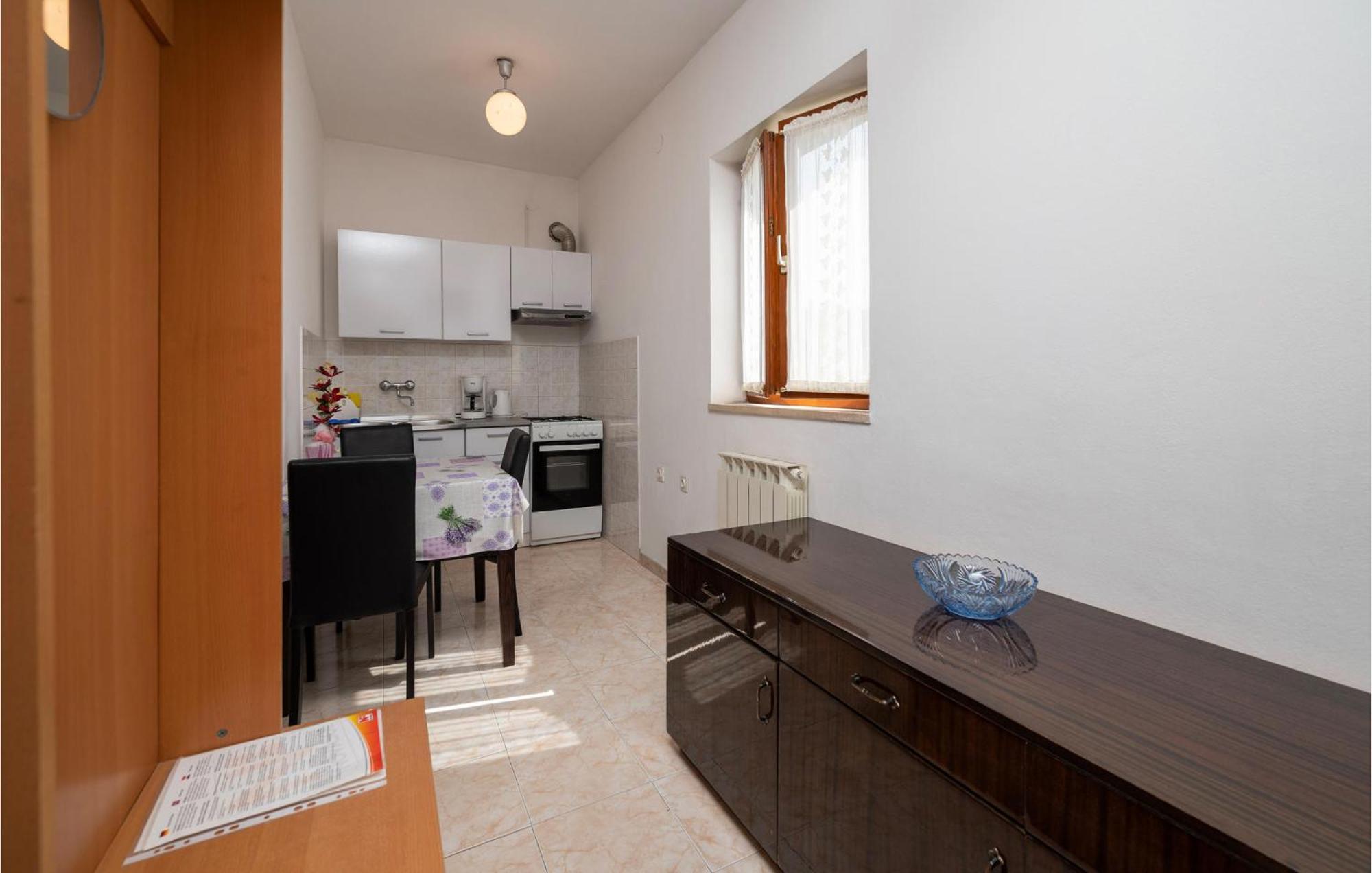 1 Bedroom Cozy Apartment In Pula Luaran gambar