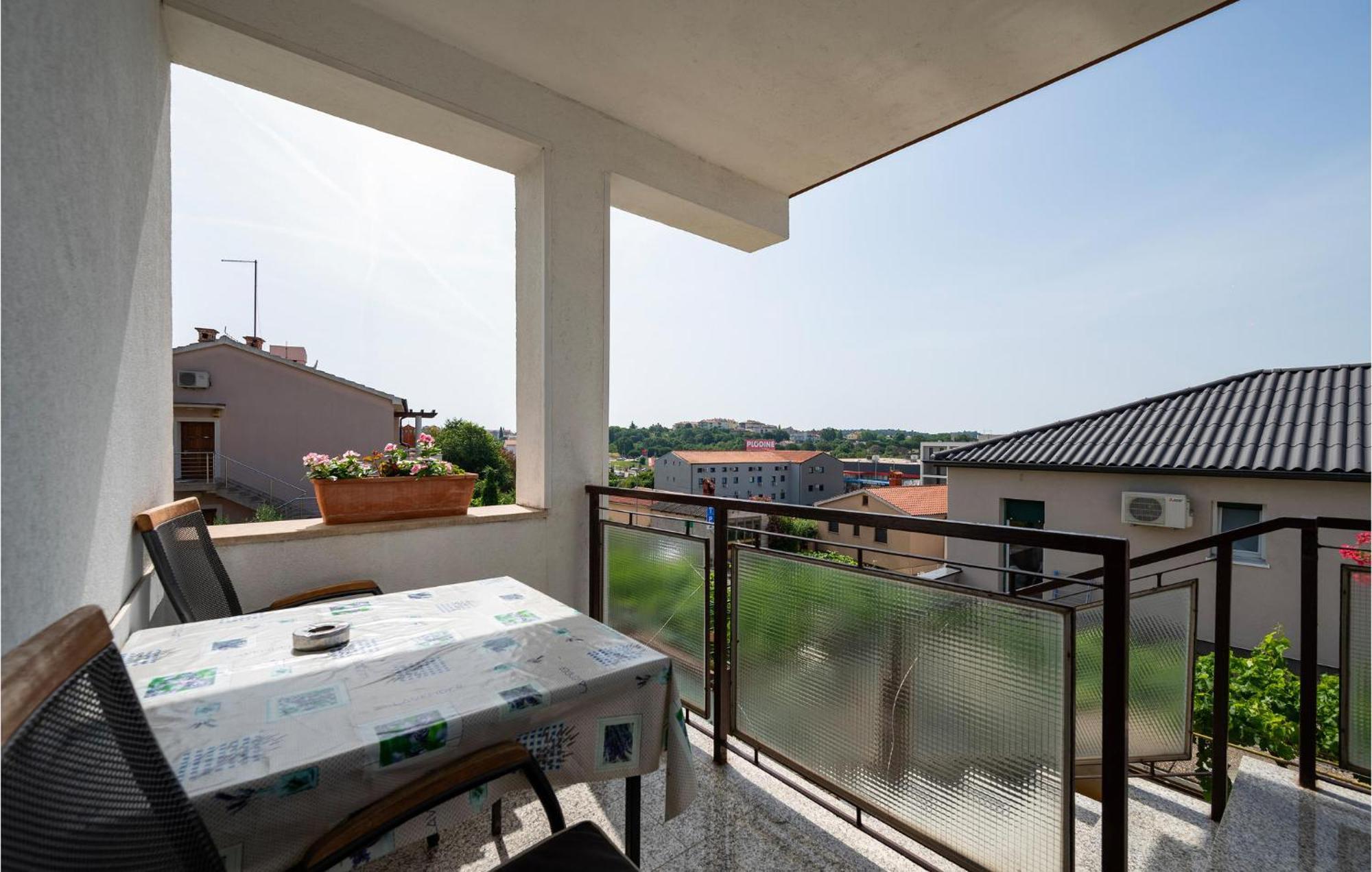 1 Bedroom Cozy Apartment In Pula Luaran gambar